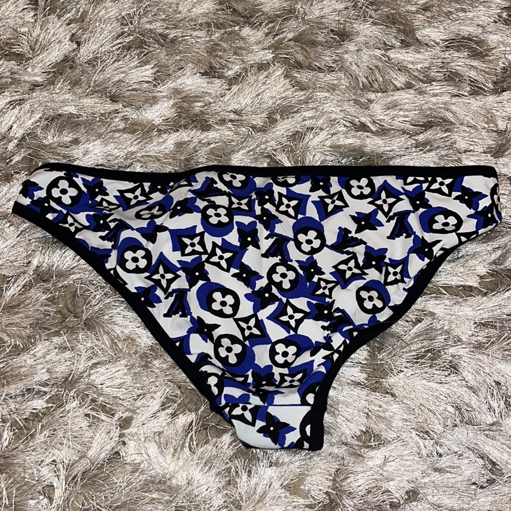 Louis Vuitton bikini bottoms - Picture 3 of 4